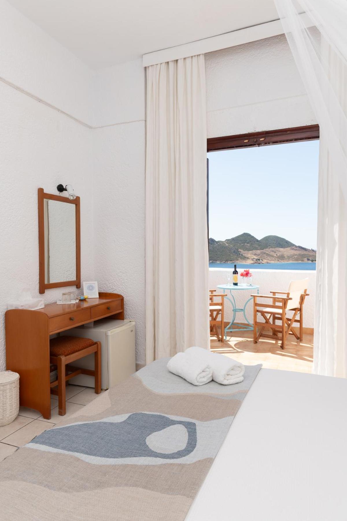 Golden Sun Hotel Patmos Exterior photo